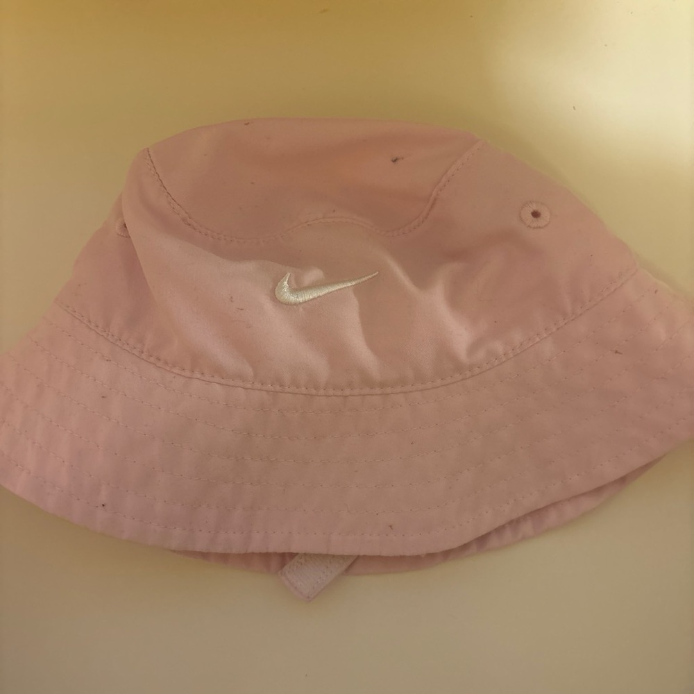 Nike Kids Light Pink Bucket Hat with White Swoosh